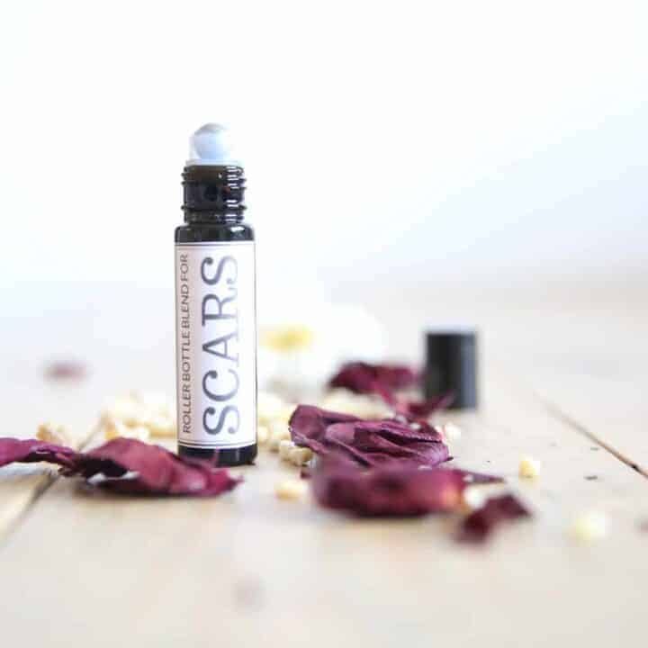 Label of a roller bottle made for scars.