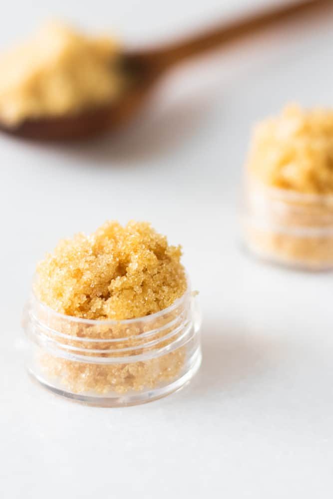 Coconut Oil: Lip Scrub