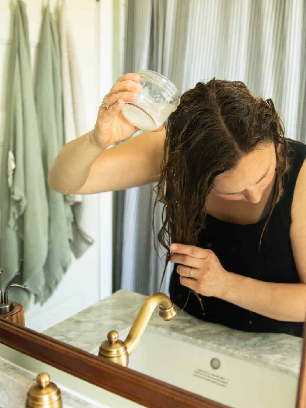 Baking Soda: Hair Rinse