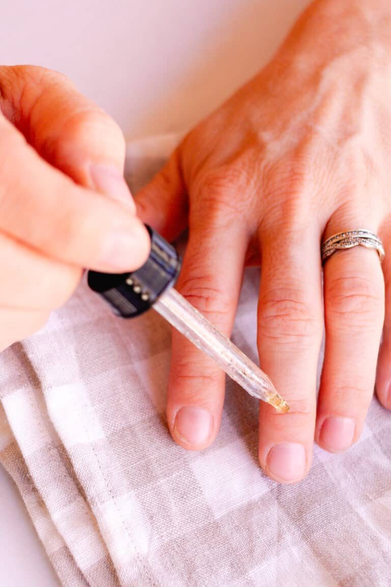 DIY Nail Growth: Serum for Stronger Nails