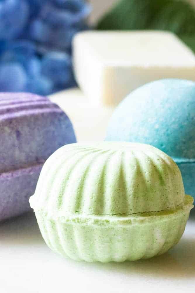 Homemade Tropical: Bath Bombs