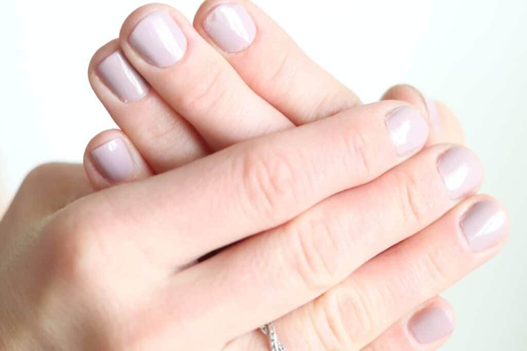 Essential Oil Roller: Bottle for Finger Nails