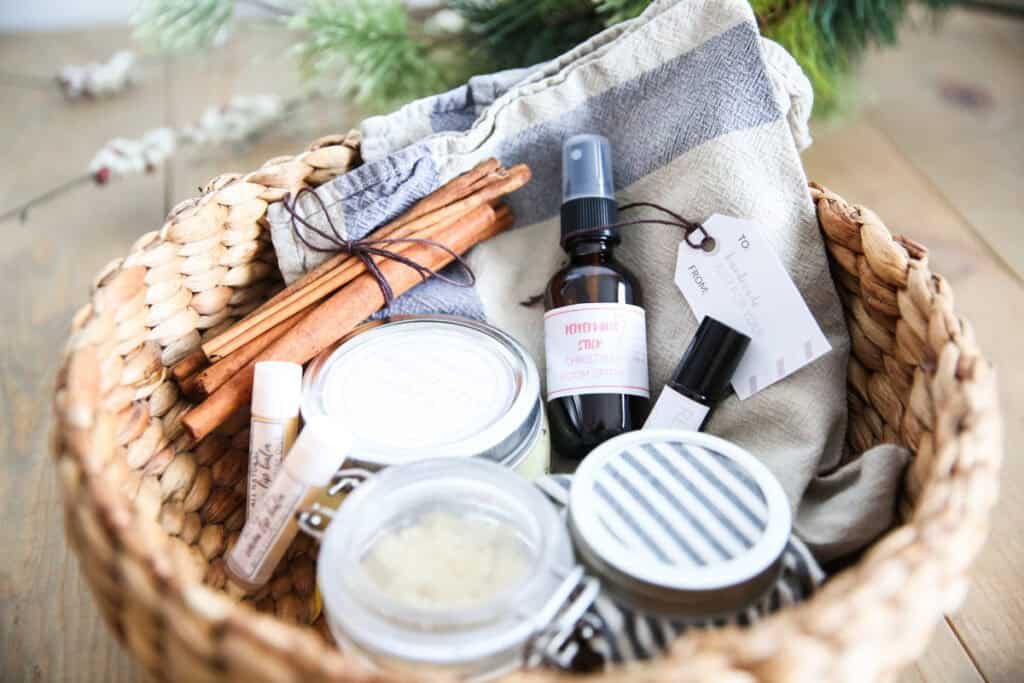 Homemade Christmas: Gift Basket Ideas