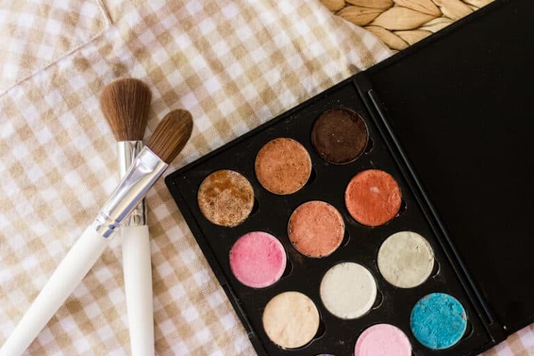 DIY eyeshadow in palette.
