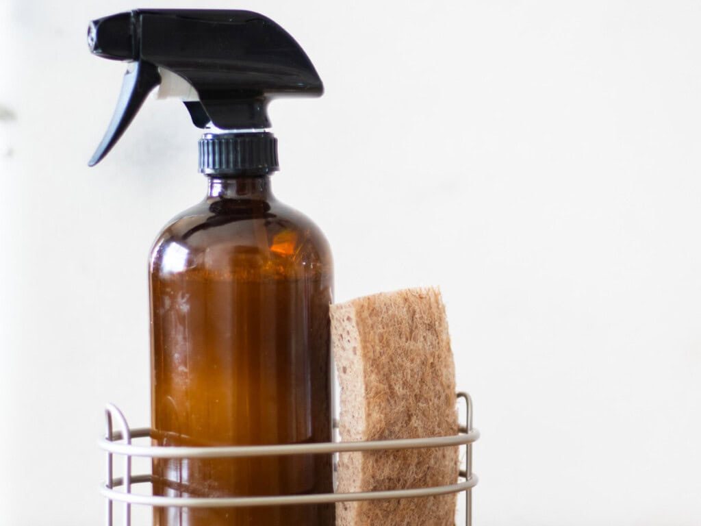 An Easy: Homemade Granite Cleaner