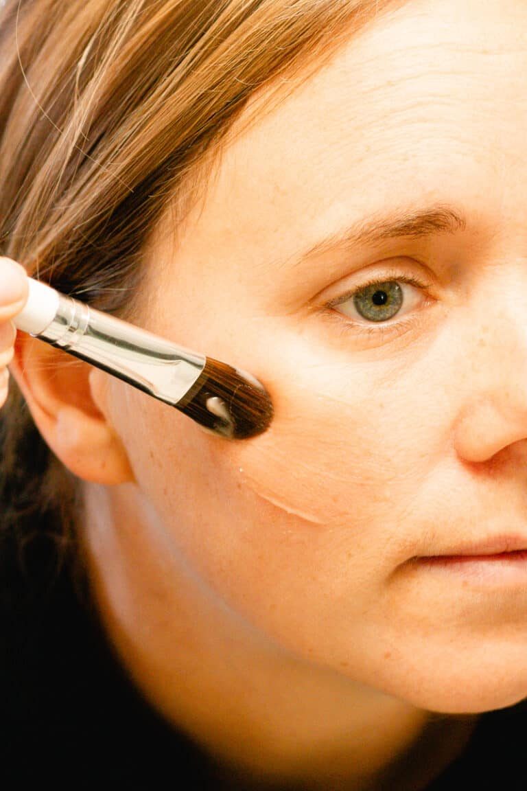 How to Tint Lotion to: Make Your Own Liquid Foundation