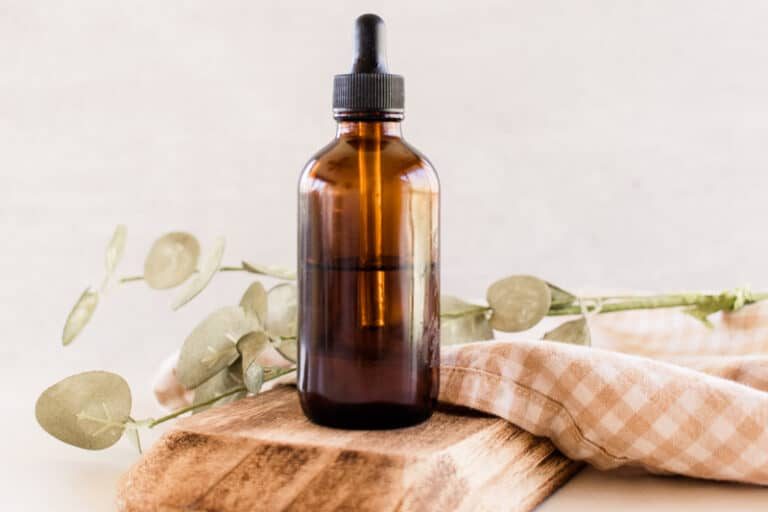 8 Reasons Why You Need: Jojoba Oil in Your Daily Routine