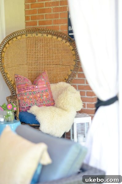 peacockchaircorner