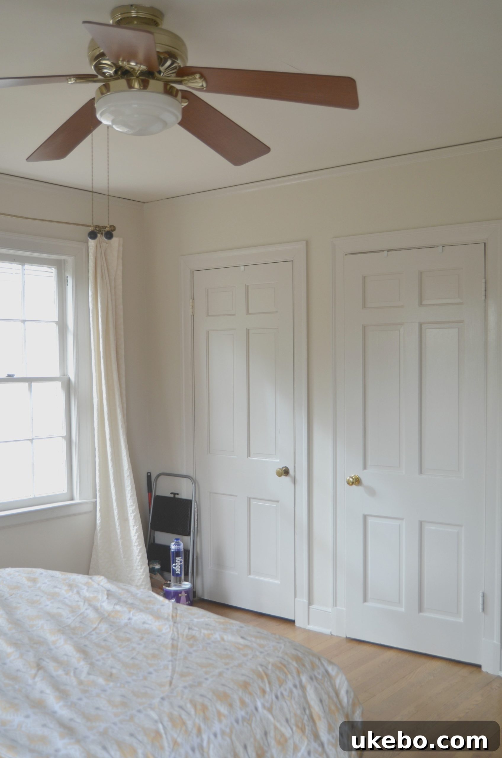 Bedroom before makeover, empty space 2
