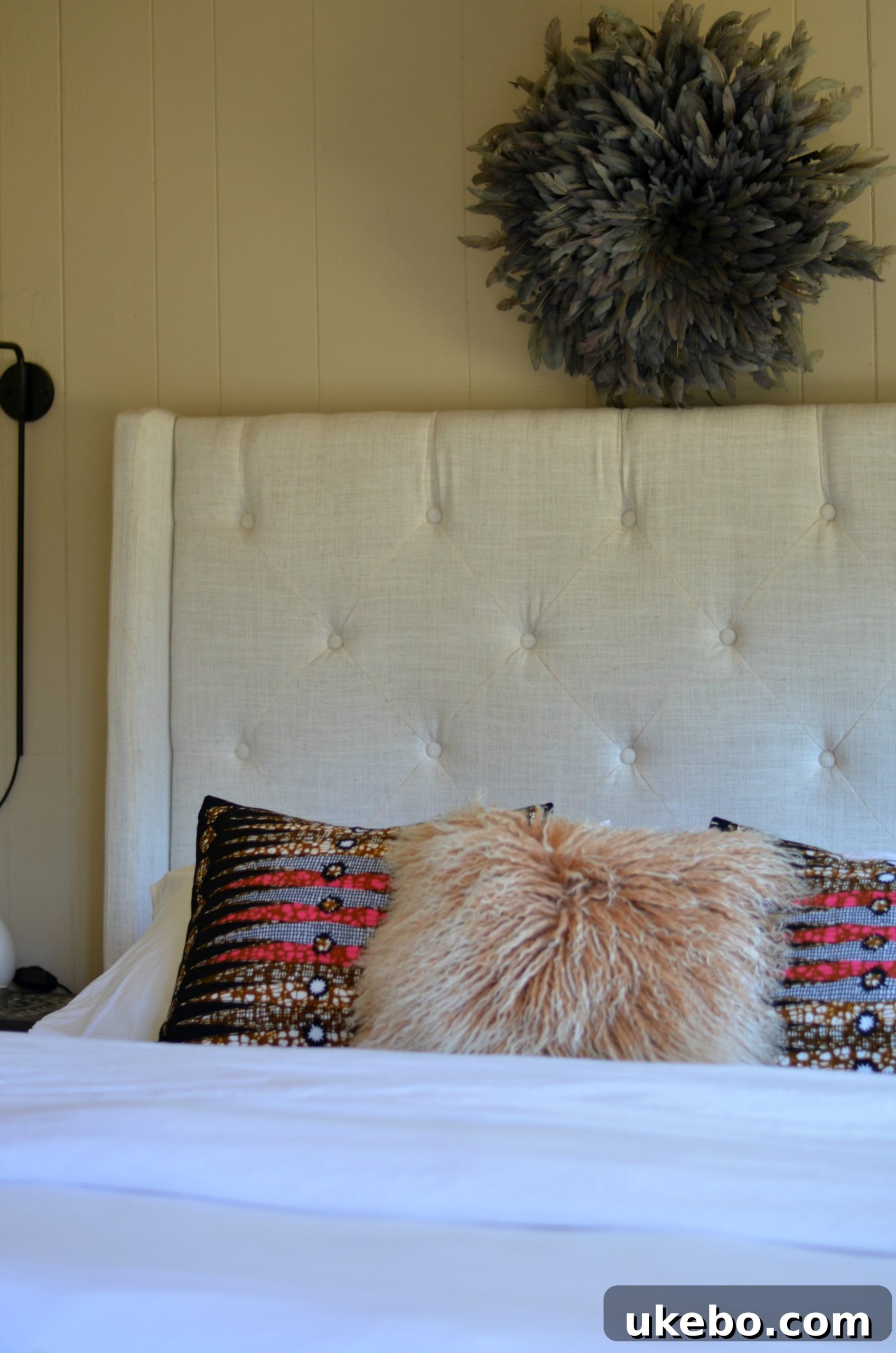 Another perspective of the Ginkova bedding, highlighting its seamless integration into a stylish bedroom.