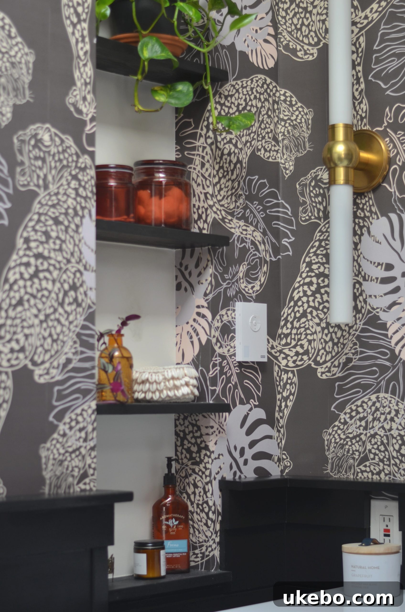 Laundry room with wall niche storage