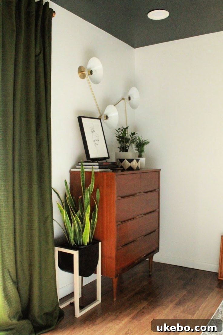 Loloi Patina rug in champagne and light grey, adding texture to the master bedroom floor