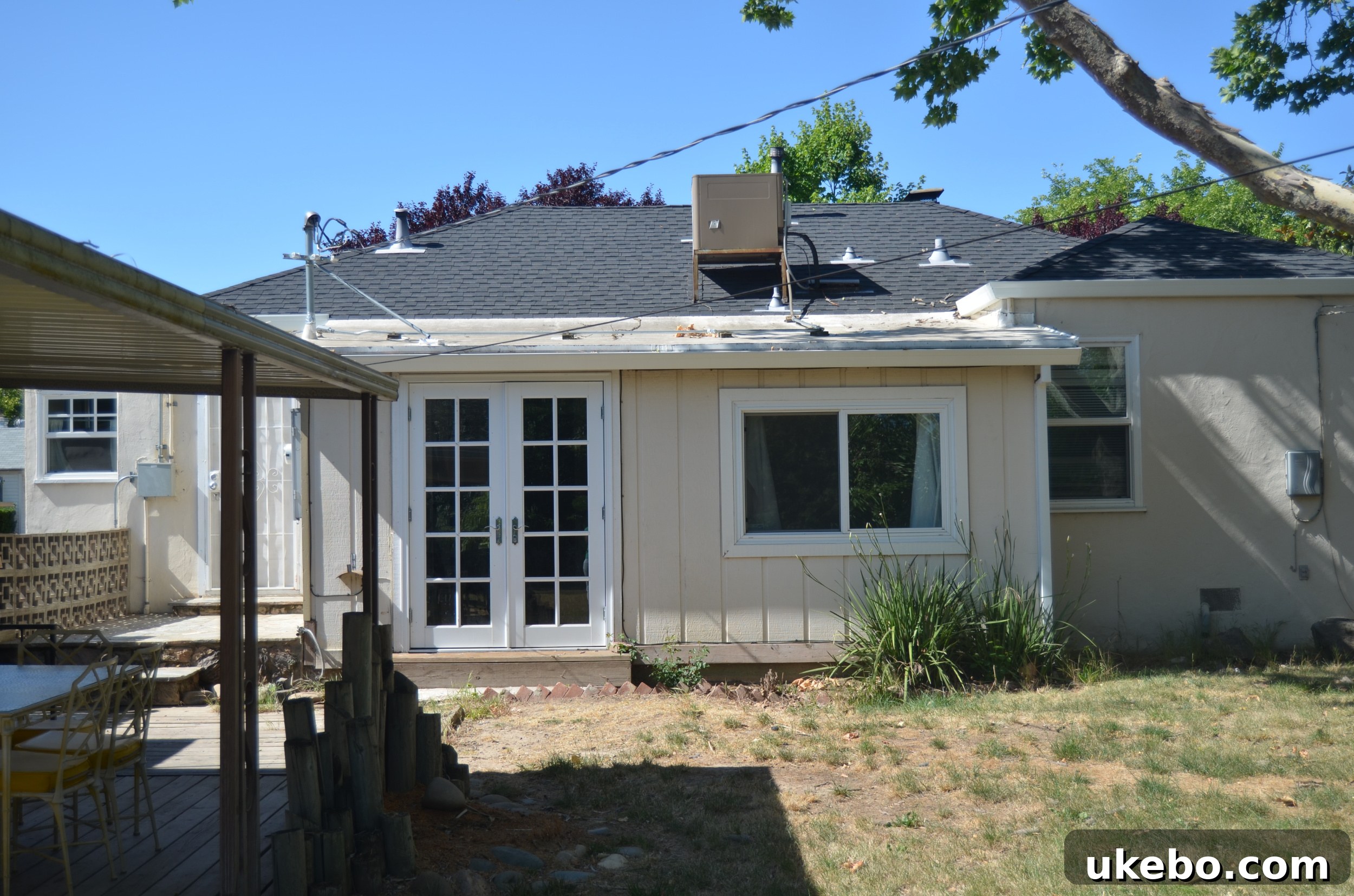 Another angle of the previous backyard showing limited seating