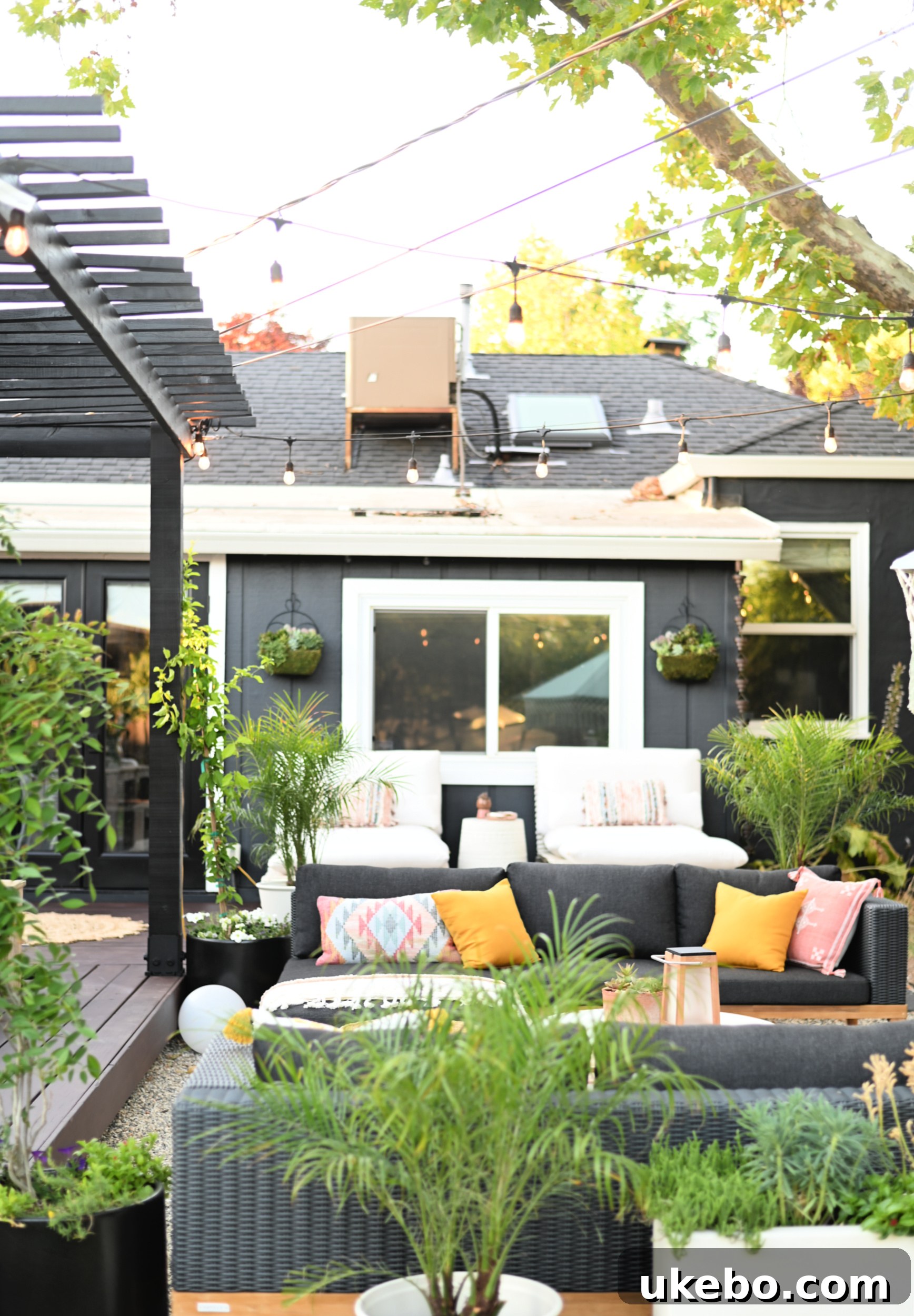 Accent pillows and rattan details