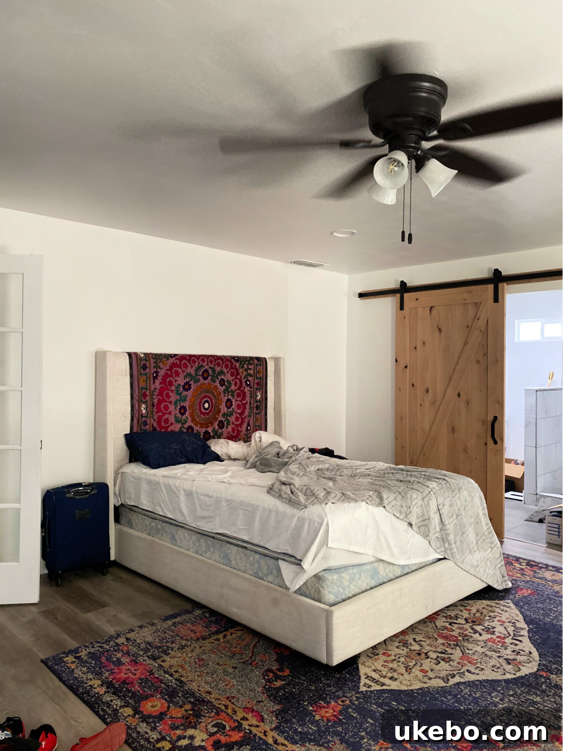 Bedroom before makeover