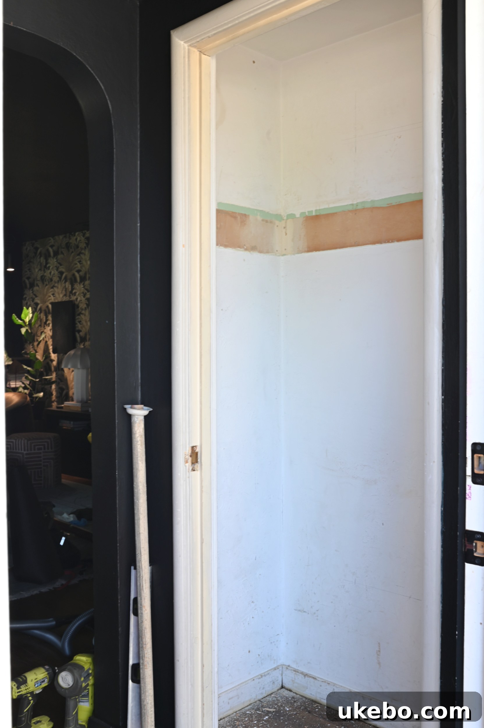 Removing internal structures from closet
